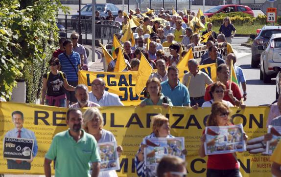 Los afectados por los derribos se han echado a la calel para reclamar una solución al problema