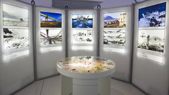 Inauguración de la exposición 'El Ártico se rompe' de la Fundación la Caixa.