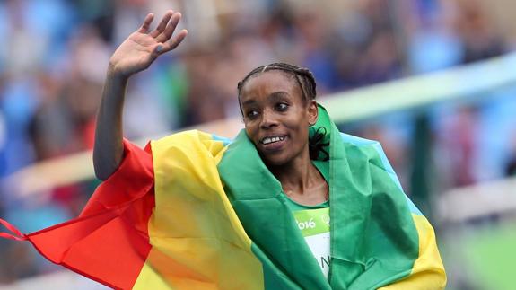 Ayana se ha llevado el primer oro en las pruebas de atletismo en estos Juegos de Río y ha logrado un crono de 29.17.45.