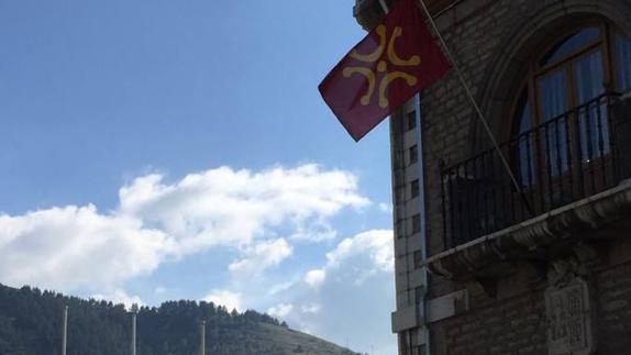 C's denuncia que en el Ayuntamiento de Los Corrales "solo ondea" el Lábaro