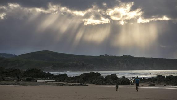 Atardecer en la playa de Canallave