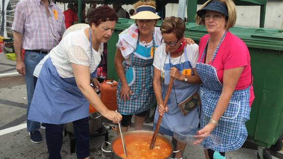 Celebración del Día de la Marmita y Guiso Libre de Bonito en Laredo