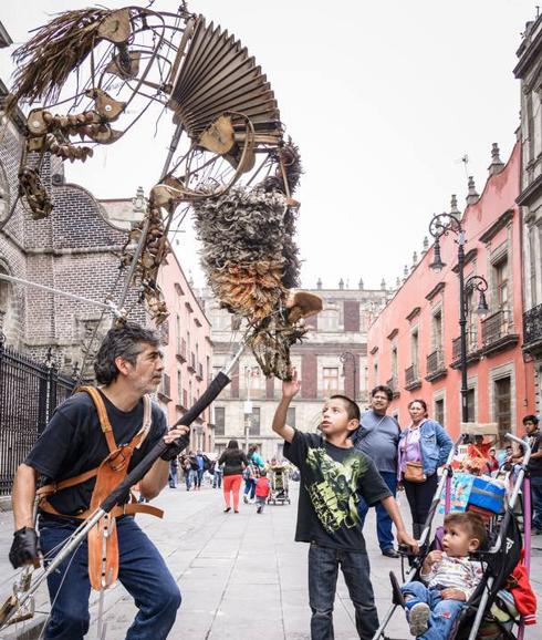 El espectáculo ‘Las bestias danzan o el sigiloso conjuro de lo salvaje’ tiene a la figura del lobo como protagonista. 