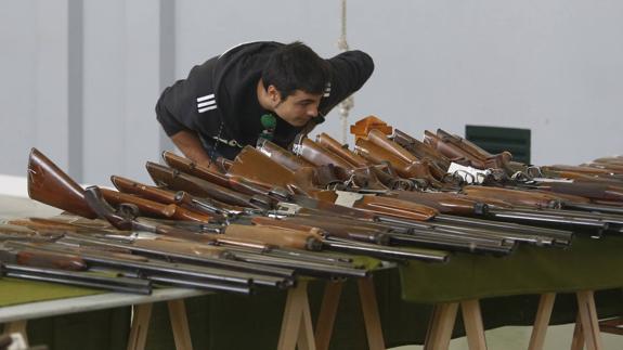 Un rifle de la marca Benelli fue la estrella de la puja