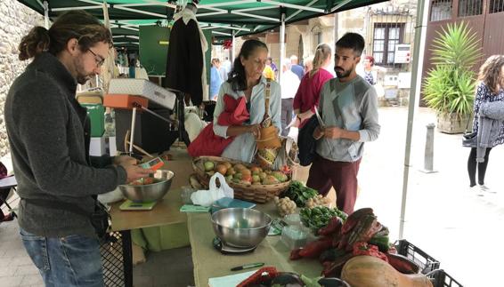 El Mercado de Otoño de Valles Pasiegos invade Liérganes