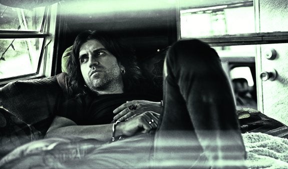  Rulo, en una caravana en la Reserva Natural de Topanga,  en California, donde se ha realizado la sesión fotográfica del nuevo disco. 