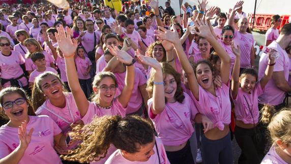 Participantes de la XI Carrera de la Mujer, este sábado en Bezana