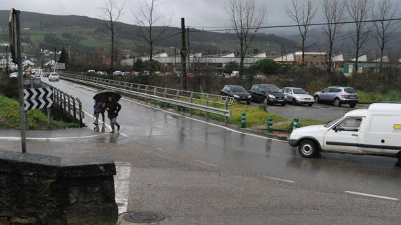 Puente Ranero sobre el río Besaya, en Los Corrales de Buelna.