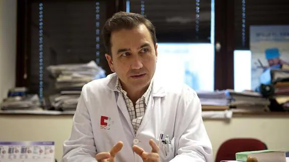 Domingo González Lamuño, pediatra de Valdecilla y experto en enfermedades raras.