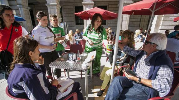 Voluntarios recaudaron dinero para la última ampliación de capital. 