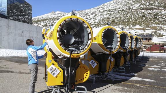 Los cañones de baja presión estarán en la parte más baja de las instalaciones. Hoy llegan los últimos.