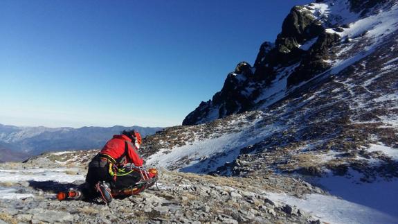 Rescatado un montañero vasco que resbaló por una ladera helada en Peña Prieta