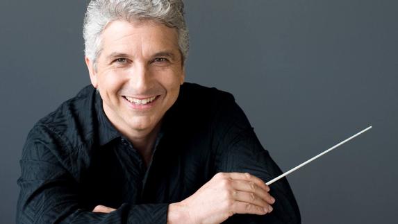 Peter Oundjian dirige a la Royal Scottish National Orchestra, con Ingrid Fliter al piano. Será el sábado, a las 20.30 horas en la Sala Argenta. El programa incluye obras de Debussy, Manuel de Falla y Tchaikosvski.