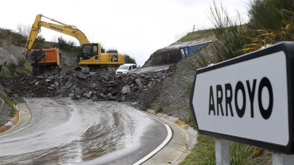 Comienzan las obras para reparar el argayo de Arroyo