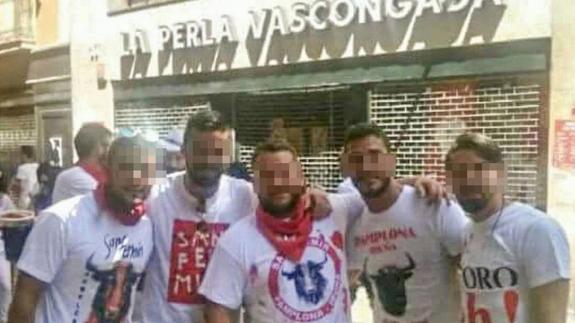 Los cinco amigos sevillanos que presuntamente violaron a una joven madrileña durante los Sanfermines 2016.