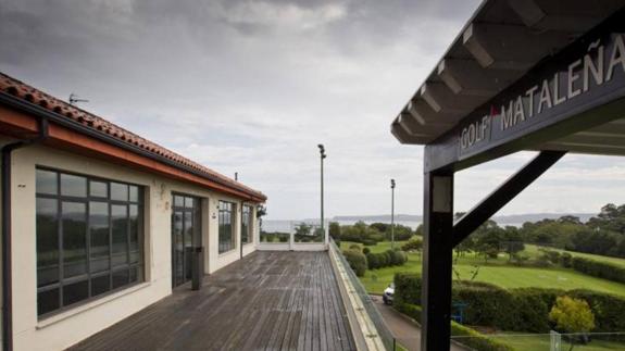 El adjudicatario del bar del campo de golf de Mataleñas se echó atrás en tres días