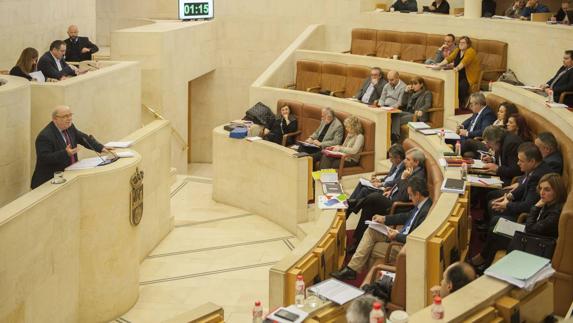 La oposición presenta 293 enmiendas al Presupuesto