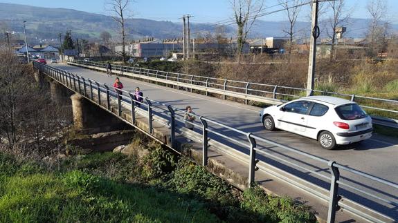 El puente que une Corrales con San Felices será derruido.