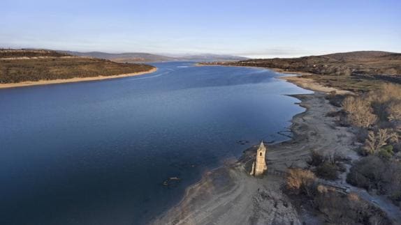 La CHE considera al pantano del Ebro una de las masas de agua en riesgo ante el avance del mejillón cebra.