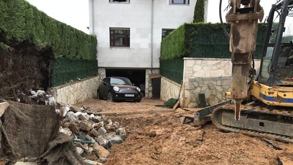 Estado en el que quedó la urbanización de Muriedas.