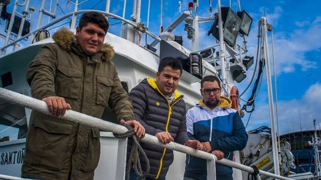 Jesús Saiz, Eric Montero e Ismael Pérez son tres de los jóvenes que en los últimos años se han incorporado al trabajo de la mar. 