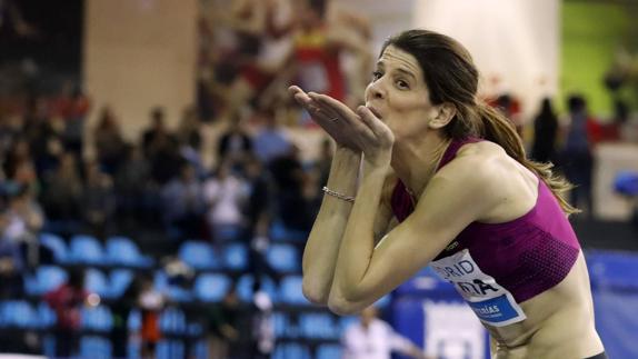 Ruth Beitia agradece el respaldo del público en el Mitin de Madrid.