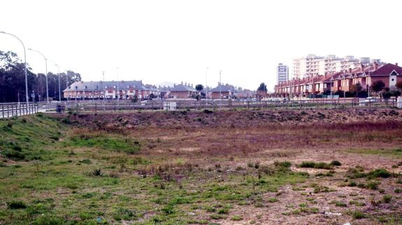 Imagen de los terrenos que el Ayuntamiento de Laredo quiere sacar a subasta.