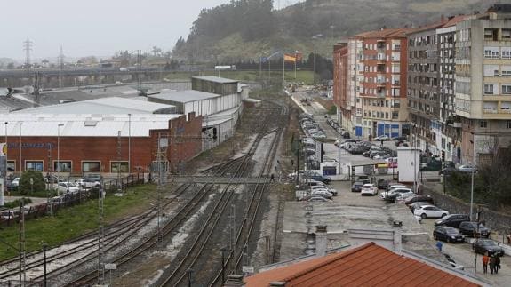 El proyecto de soterramiento de 2011 llega hasta la calle Pablo Garnica y el Ayuntamiento quiere que se extienda hasta La Inmobiliaria.