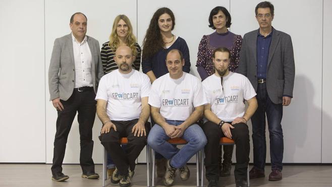 José Antonio Núñez (gerente de Servirema), Eva García (tutora), Sara Gómez (e2), Luz Crespo (tutora) y Ángel Ríos (director del centro).Abajo el equipo:José Antonio Valle Lara, Agustín Pérez Bustillo y Miguel Ortega Campo.