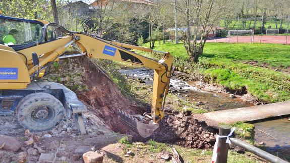 Comienzo de las obras de construcción de un nuevo puente en Coo