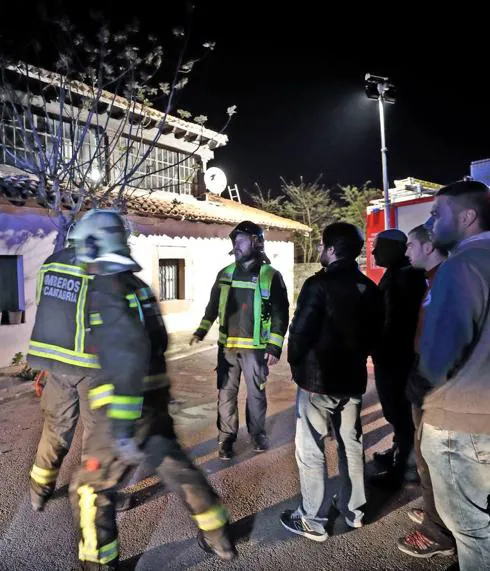 Los bomberos sofocan un incendio en un restaurante de Mazcuerras