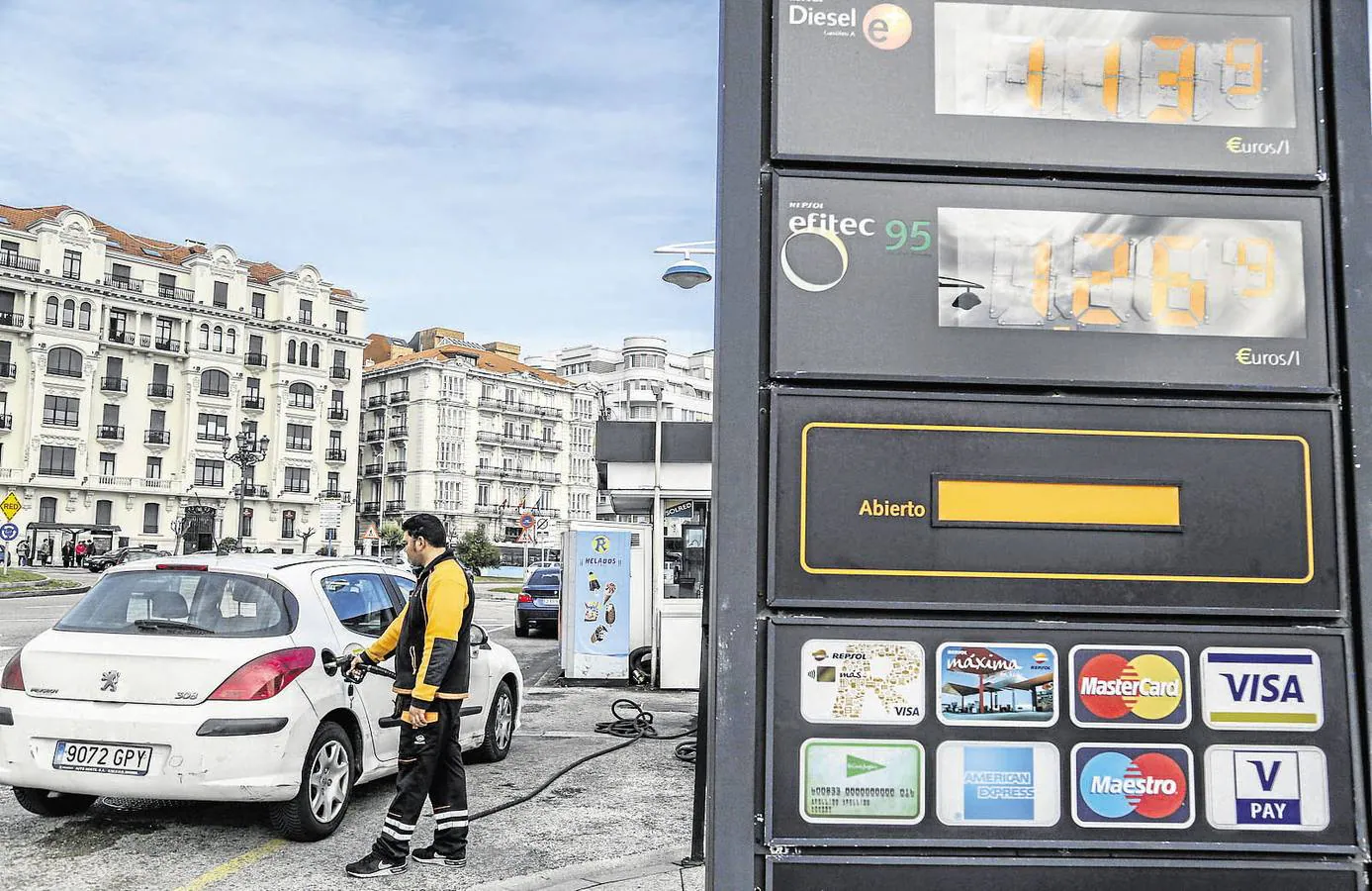 Gasolinera de Puertochico, en Santander