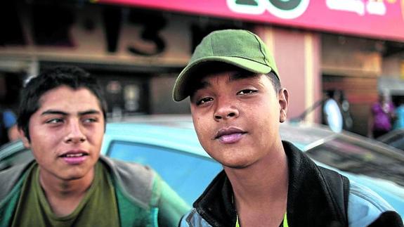 Aunque la mayor parte de los asiáticos que siguen llegando a Mexicali no se mezclan con nacionales, muchos de sus vecinos son hoy medio chinos, medio mexicanos. 