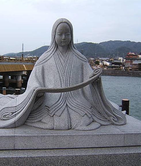 Estatua en Kyoto de la escritora japonesa Murasaki Shikibu