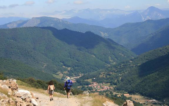 Vista panorámica de Espinama y Pido desde el camino que une Fuente Dé con Pandetrave.