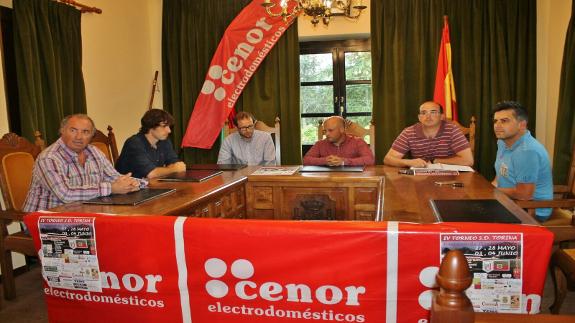 Presentación del Torneo de Fútbol 7 en el Ayuntamiento de Bárcena