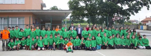 Despedida de las autoridades a los jóvenes peregrinos del Mateo Escagedo Salmón.