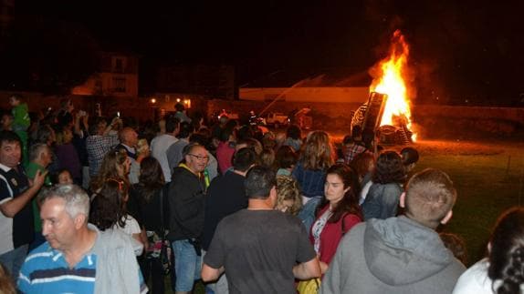 El fuego, elemento clave en las fiestas de Colindres. 