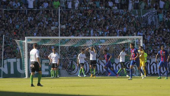 El Racing se hipoteca la vida