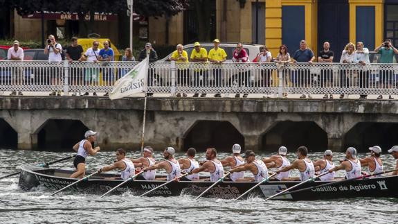 La ‘Seve Ballesteros’ surcando las aguas de Portugalete durante la segunda jornada de ARC1.