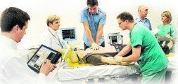 'SimMan 3 G' tiene respiración espontánea y un control que le permite la simulación de complicaciones médicas como edemas o espasmos. / C.