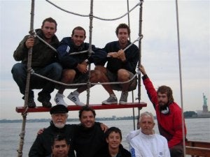 La travesía ha sido «buena» pero con algún momento «duro», dice Alsar