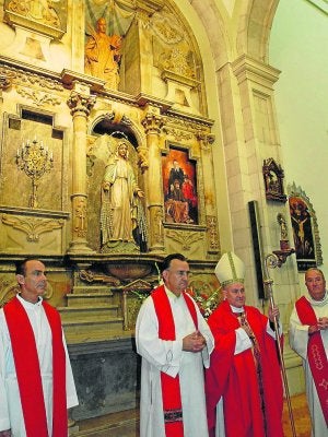 Bendecida la estatua del santo Román Martínez