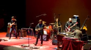 Quique González sirvió en Santander un intenso 'Daiquiri Blues'