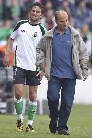 Serrano estará ocho meses de baja al romperse el ligamento cruzado