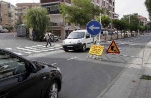 Cortan un carril de salida en Castro por la renovación del alumbrado