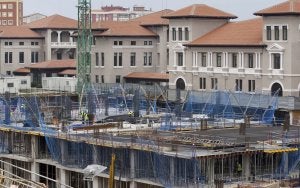Sin solución para financiar el desfase de Valdecilla
