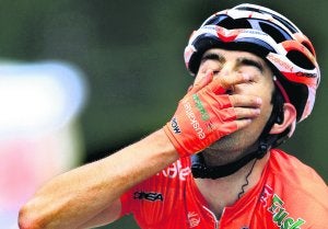 Nieve sobre el salvaje Giro de Contador