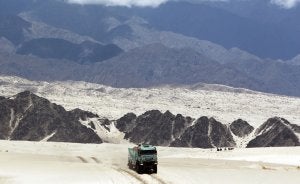 Un temporal de nieve obliga a suspender la sexta etapa del Dakar