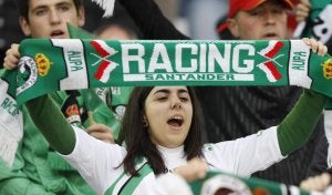 El administrador judicial advierte al juzgado de la venta de bufandas del Racing con la entrada de regalo